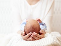 ¿Qué derechos tengo en cuanto a la maternidad, paternidad y permisos por cuidado de hijos?